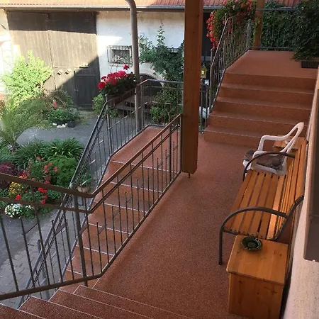 Lautersheimer Gutshof Apartament